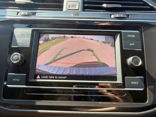 Used 2022 Volkswagen Tiguan S FWD image 31