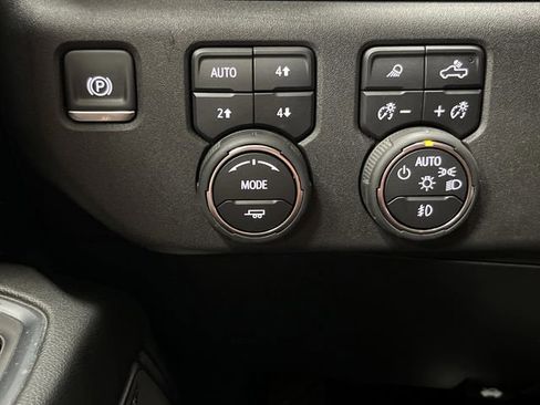 Certified 2025 Chevrolet Silverado 1500 High Country image 26