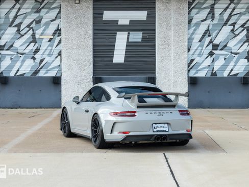 Used 2018 Porsche 911 GT3 RWD image 11