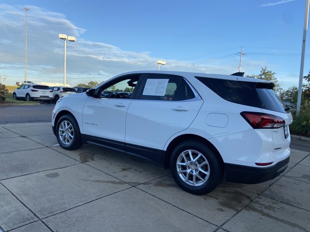 Used 2023 Chevrolet Equinox LT w/ Driver Convenience Package FWD image 8