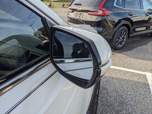 Used 2017 Honda CR-V Touring image 17