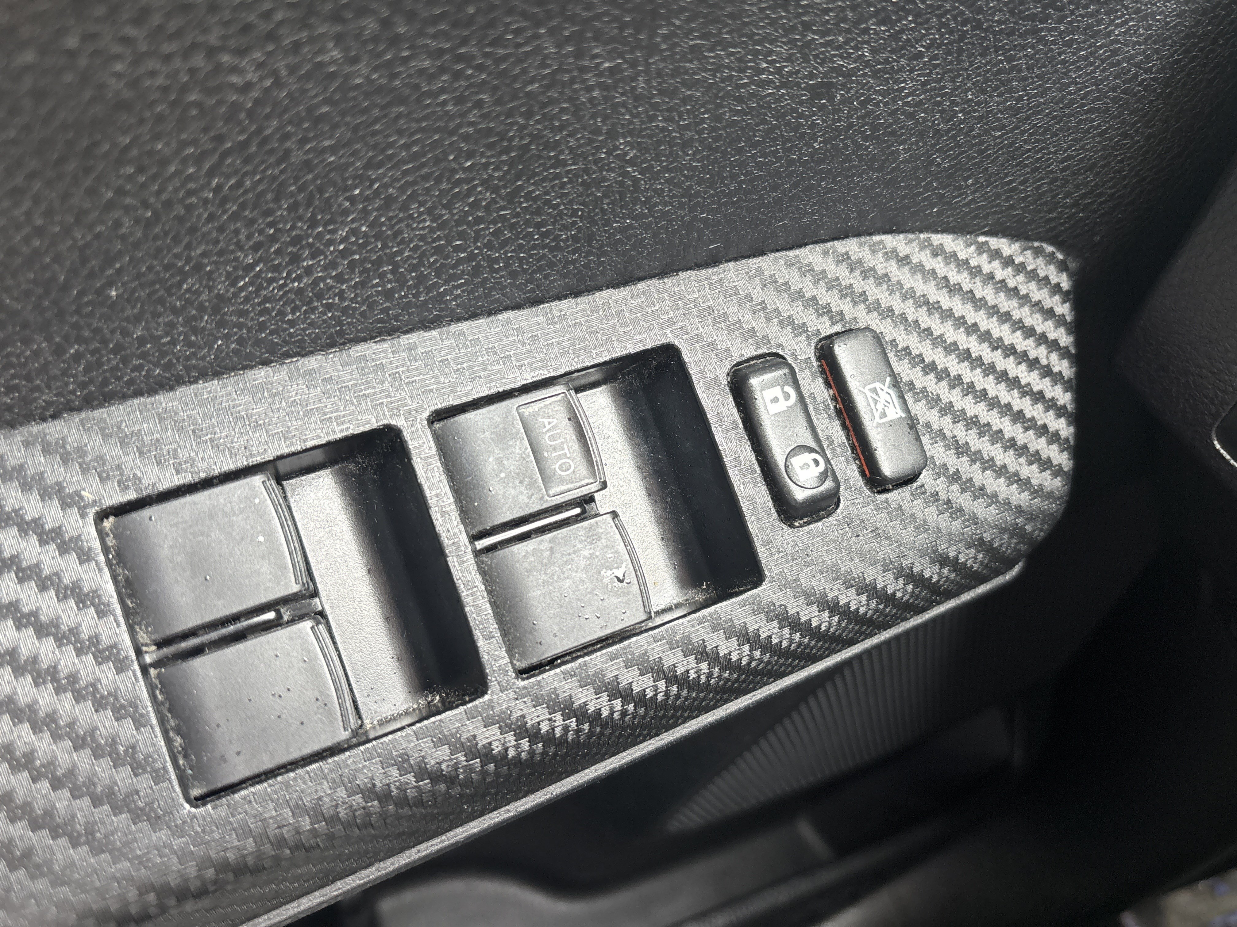Used 2015 Toyota RAV4 XLE FWD image 21