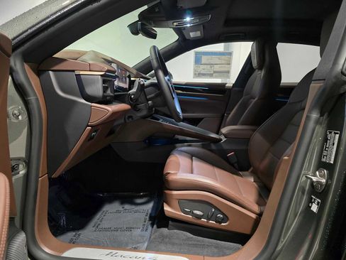 New 2026 Porsche Macan 4 Electric image 3