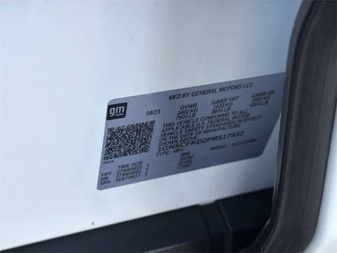 Used 2023 Chevrolet Suburban Premier image 10