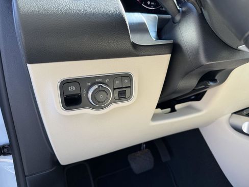 Certified 2025 Mercedes-Benz GLB 250 image 7