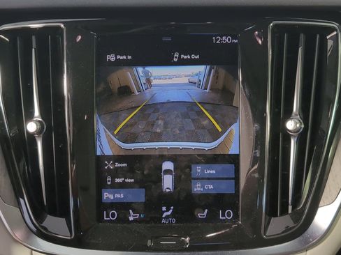 Used 2022 Volvo V60 T5 Cross Country w/ Advanced Package image 25