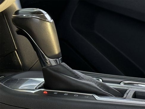 Used 2018 Chevrolet Equinox Premier image 18