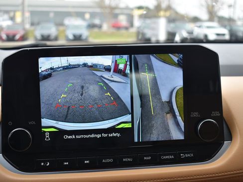 Certified 2023 Nissan Rogue Platinum w/ Platinum Premium Package image 32