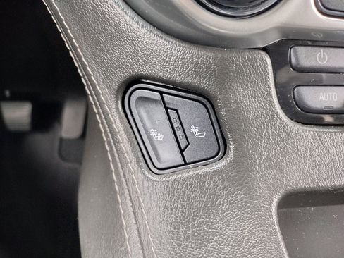 Used 2019 Chevrolet Suburban LT image 23