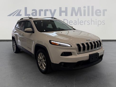 Used 2015 Jeep Cherokee Latitude w/ Cold Weather Group image 7