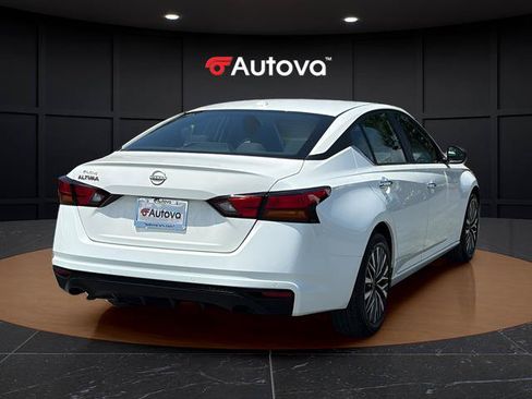 Used 2025 Nissan Altima 2.5 SV FWD image 5
