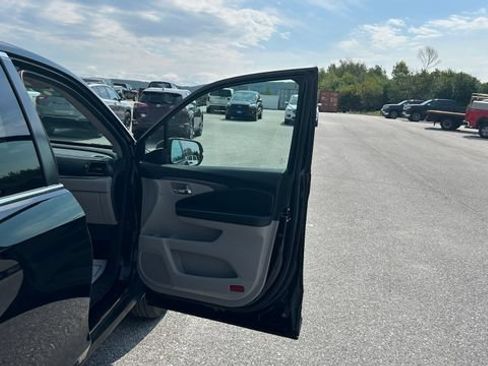 Used 2021 Honda Pilot EX image 46