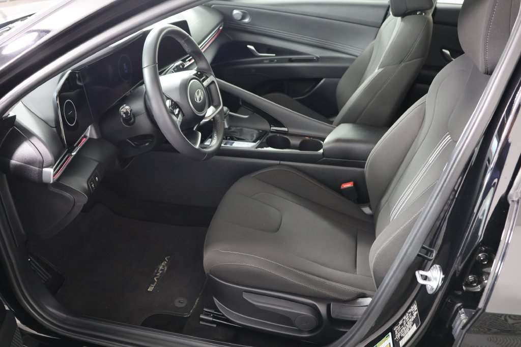 Used 2025 Hyundai Elantra SEL FWD image 20