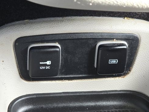 Used 2019 Chrysler Pacifica Touring-L image 29