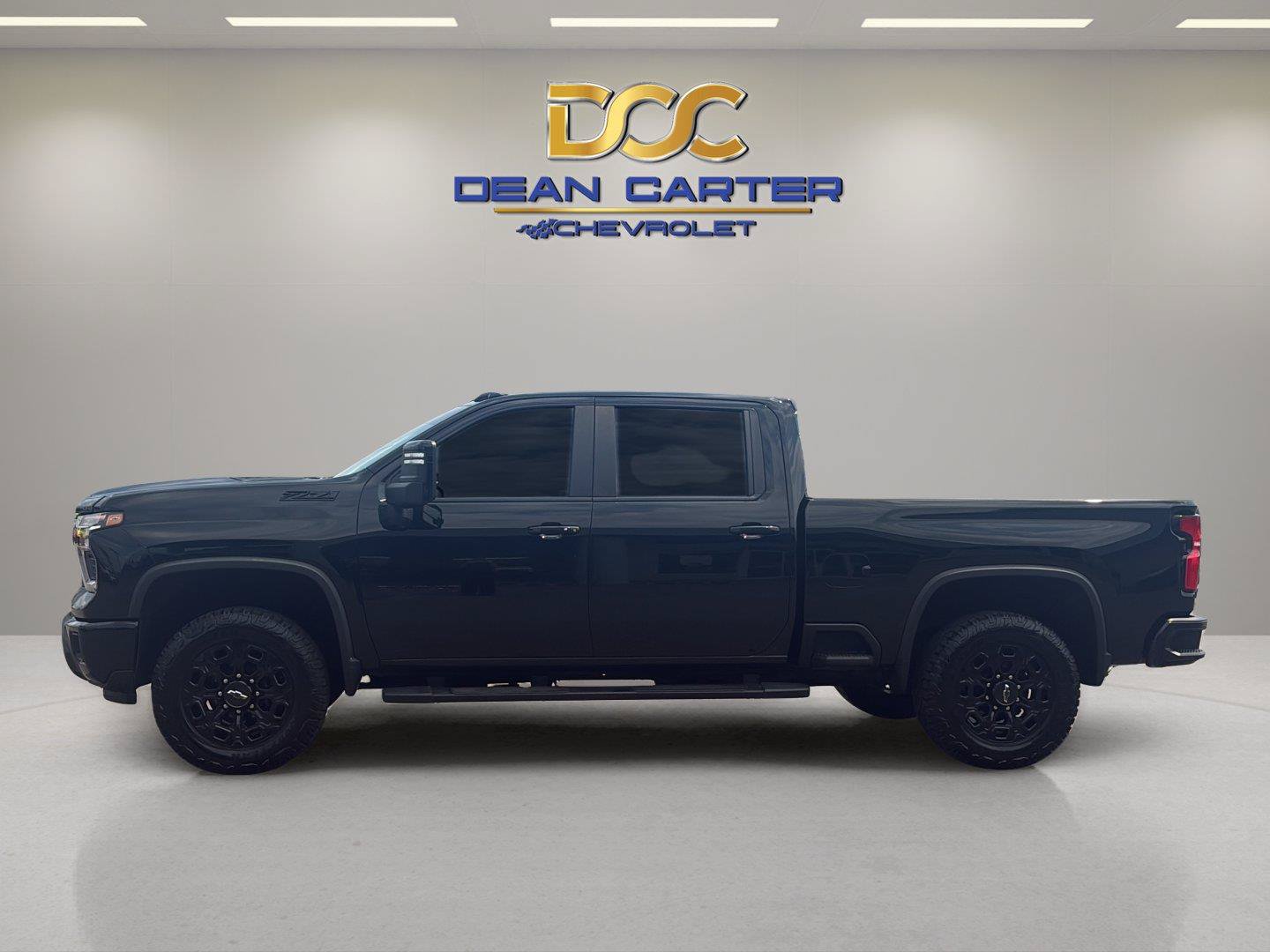 Certified 2024 Chevrolet Silverado 2500 LT w/ Midnight Edition AWD/4WD image 2