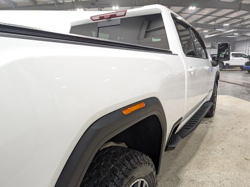 Used 2022 GMC Sierra 2500 AT4 w/ AT4 Premium Plus Package image 3