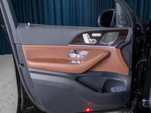 New 2025 Mercedes-Benz GLS 450 4MATIC image 13