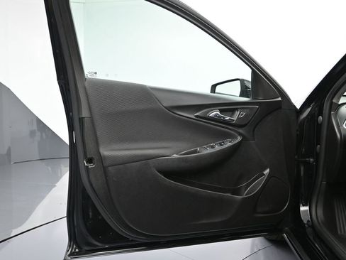 Used 2025 Chevrolet Malibu LT image 11