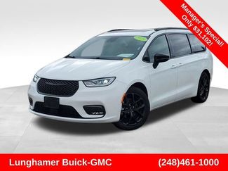 Used 2025 Chrysler Pacifica Limited FWD 360° Tour
