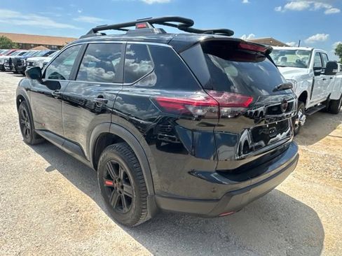 Used 2025 Nissan Rogue SV AWD/4WD image 3