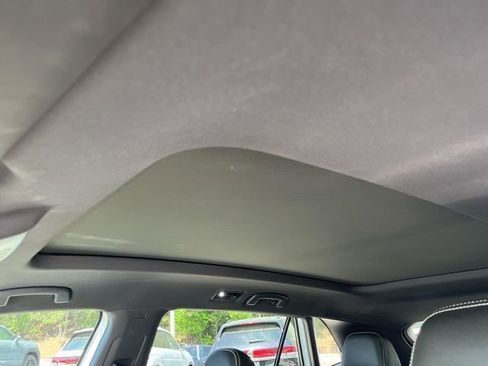 Used 2023 Volkswagen Atlas Cross Sport SE w/ Panoramic Sunroof Package FWD image 11