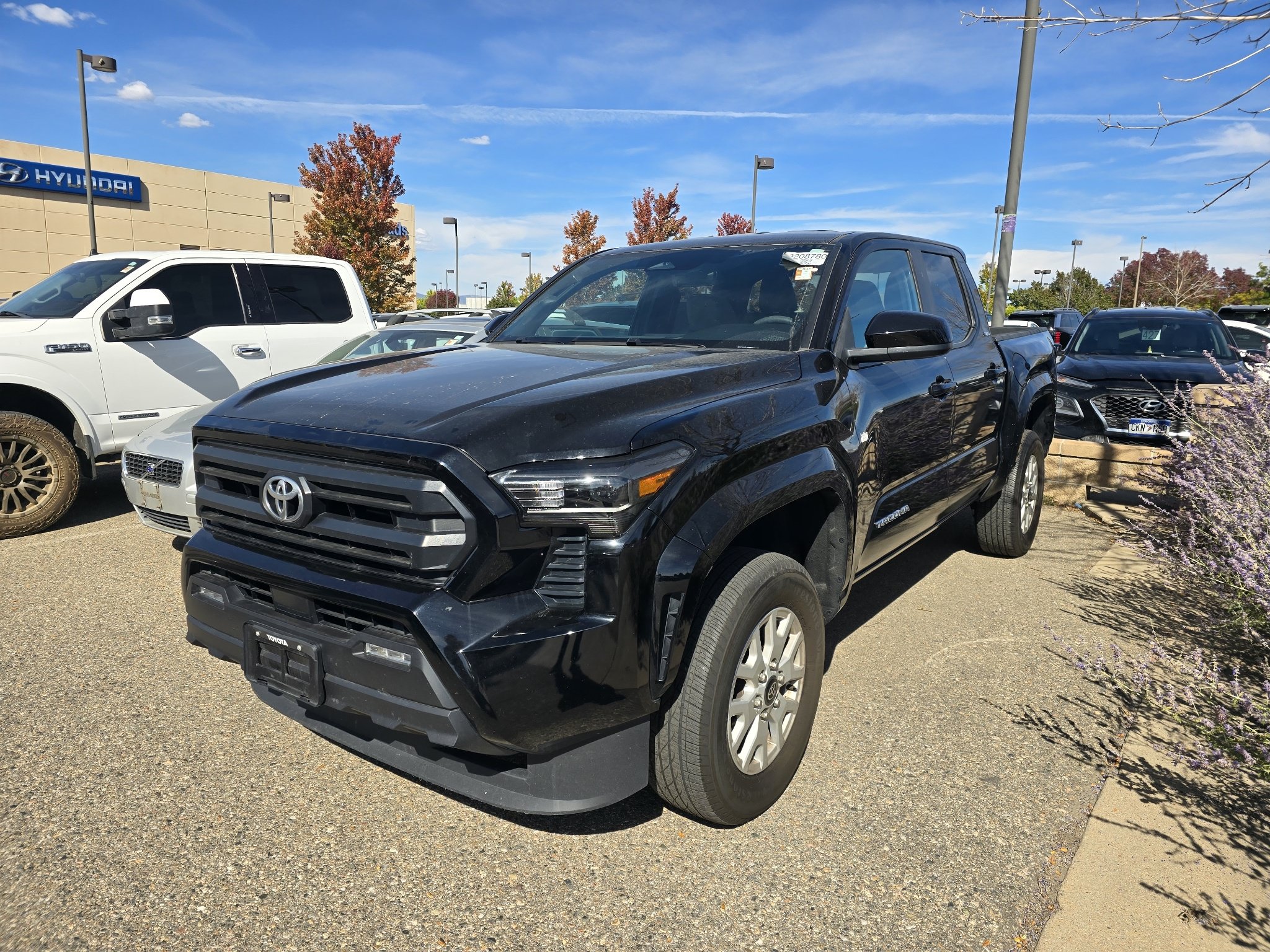 Used 2024 Toyota Tacoma SR5 AWD/4WD image 1