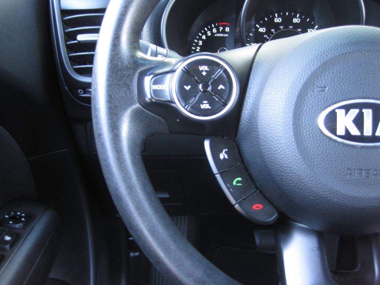 Used 2019 Kia Soul FWD image 30