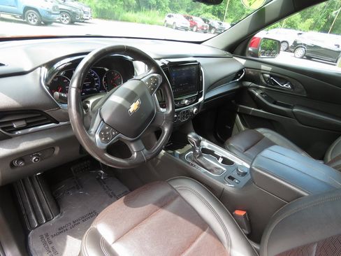 Used 2022 Chevrolet Traverse High Country image 12