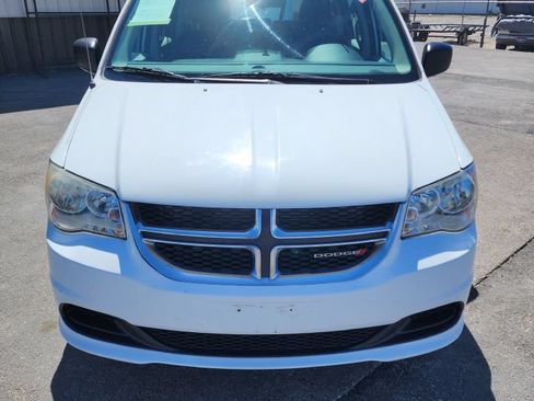 Used 2016 Dodge Grand Caravan American Value Package FWD image 3
