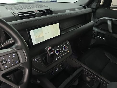 Used 2024 Land Rover Defender 110 X-Dynamic SE AWD/4WD image 15