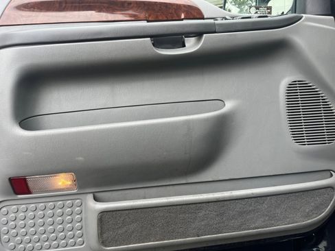 Used 2002 Ford F350 Lariat image 15