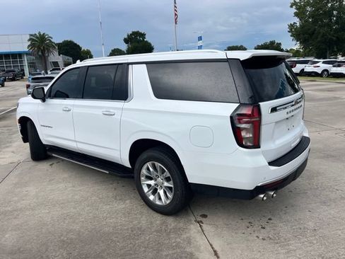 Used 2023 Chevrolet Suburban Premier AWD/4WD image 4