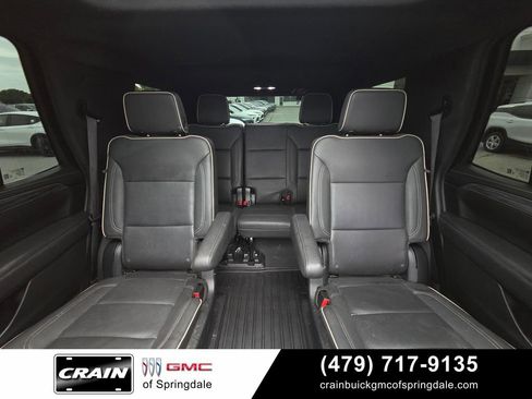 Used 2023 GMC Yukon SLT w/ SLT Premium Package AWD/4WD image 30