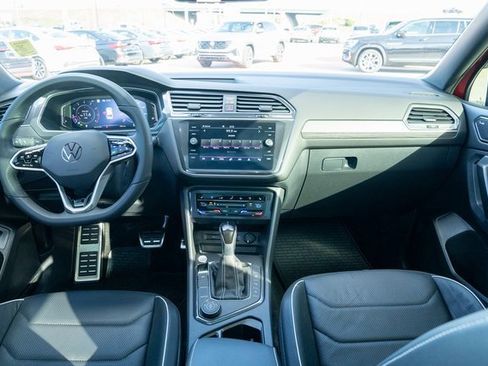 Used 2024 Volkswagen Tiguan SEL R-Line image 29