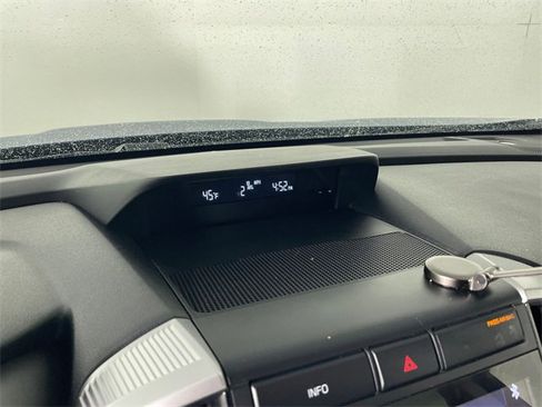 Used 2019 Subaru Ascent Premium image 7