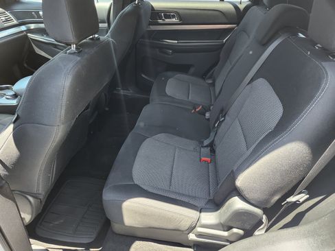 Used 2019 Ford Explorer XLT w/ Equipment Group 201A AWD/4WD image 5