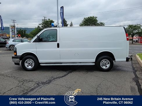 Used 2023 GMC Savana 2500 w/ Driver Convenience Package image 13