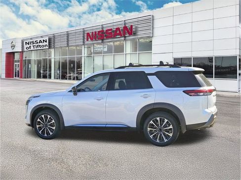 New 2026 Nissan Pathfinder Platinum image 7