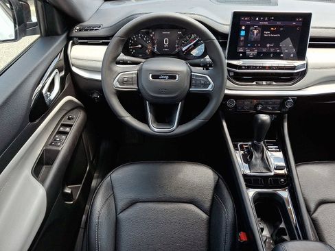 Used 2025 Jeep Compass Limited AWD/4WD image 12