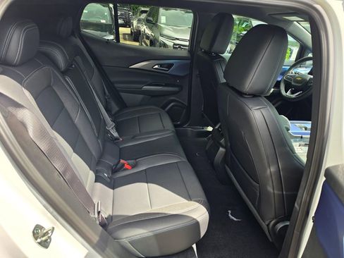 New 2026 Chevrolet Equinox EV LT AWD/4WD image 12