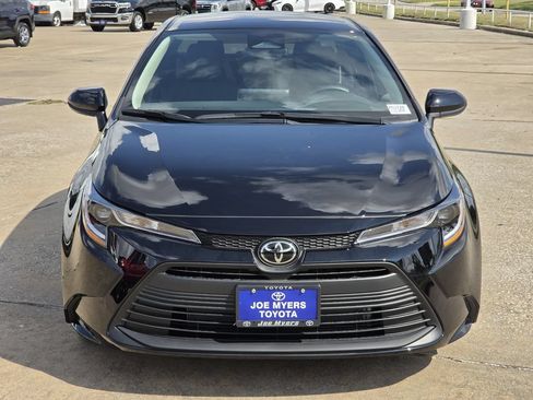 Used 2026 Toyota Corolla LE FWD image 3