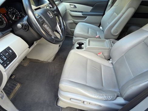 Used 2014 Honda Odyssey Touring Elite image 6