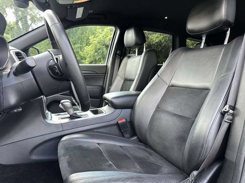 Used 2017 Jeep Grand Cherokee Altitude AWD/4WD image 21