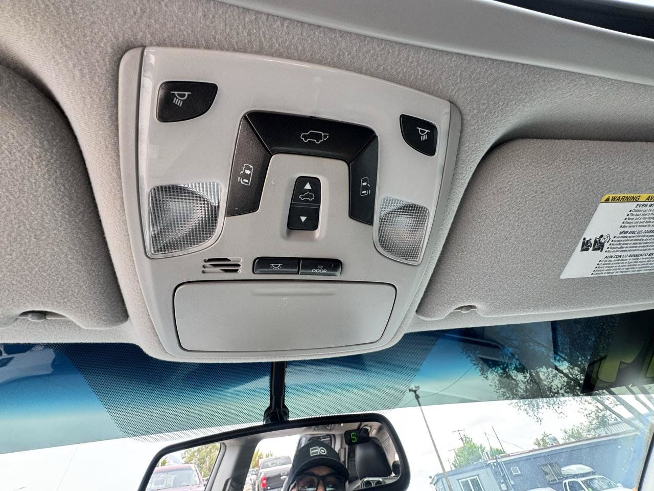 Used 2014 Toyota Sienna SE FWD image 25