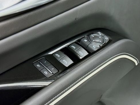Used 2023 Cadillac Escalade Premium Luxury image 20