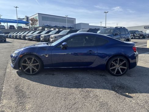 Used 2017 Toyota 86 image 6