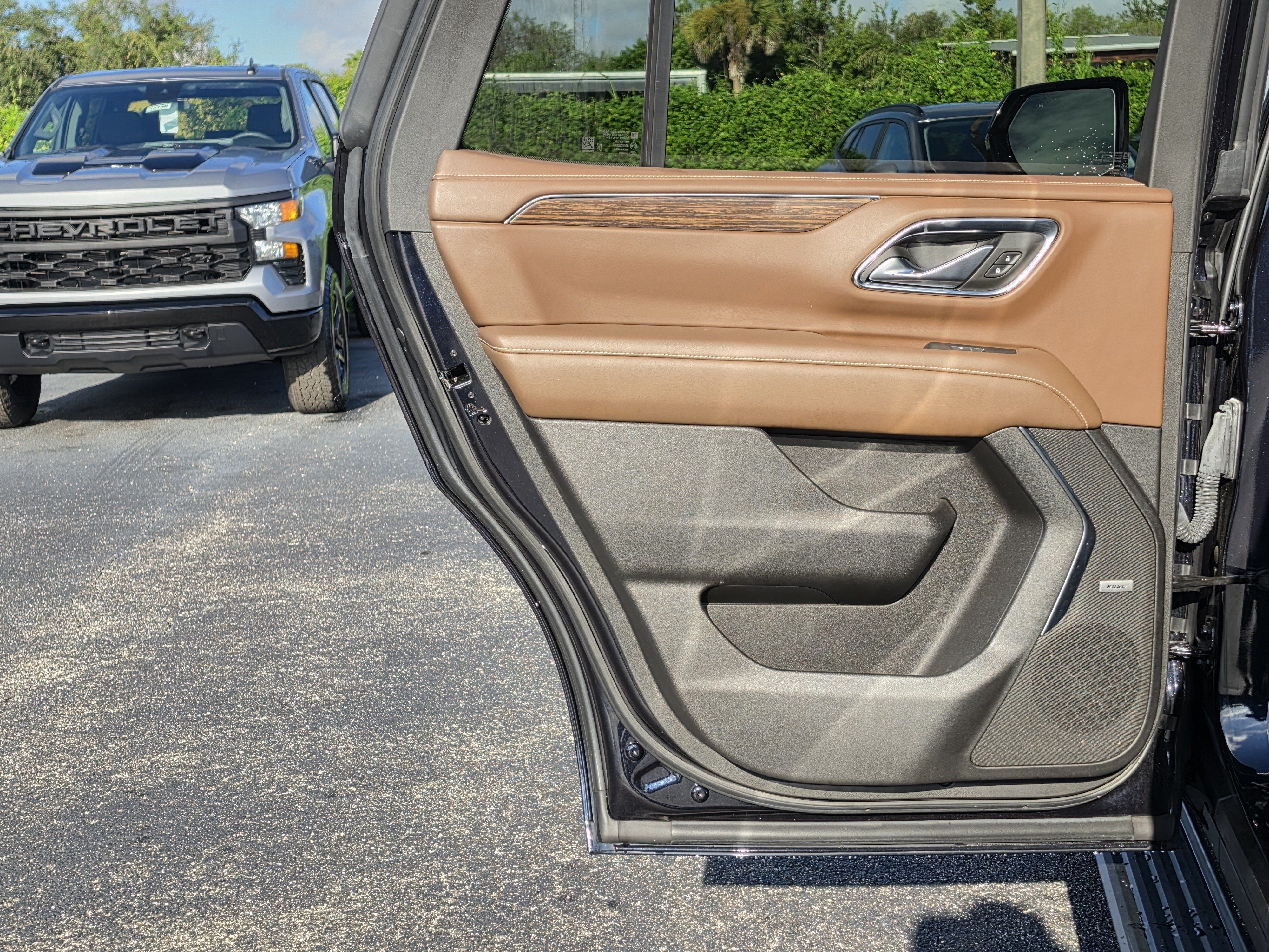 Certified 2022 Chevrolet Tahoe High Country w/ Premium Package AWD/4WD image 14