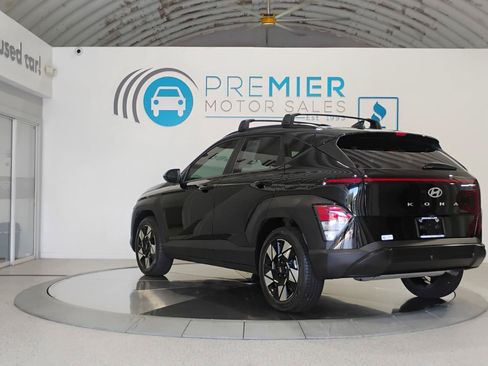 Used 2025 Hyundai Kona SEL FWD image 4