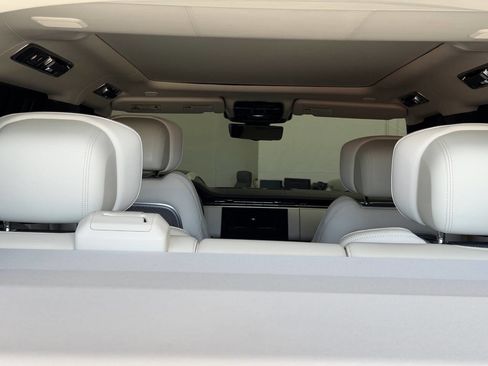 Used 2024 Land Rover Range Rover Autobiography image 36