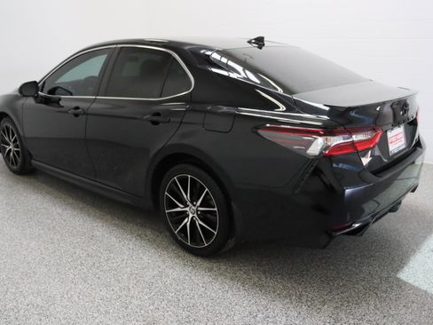 Used 2023 Toyota Camry SE FWD image 9